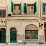 Cloe Apartment By Mamo Florence